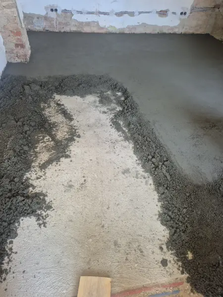 A felület feltöltése a sávok között.
