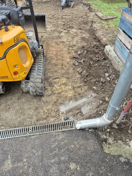 Bejáró betonozása folyókával – Izsófalva