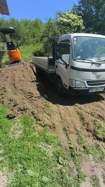Tükörkészítés, 70 m³ föld elhordása – Izsófalva